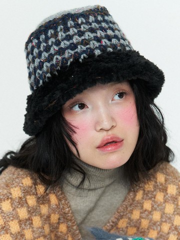 Fur Wall Hat [Black]