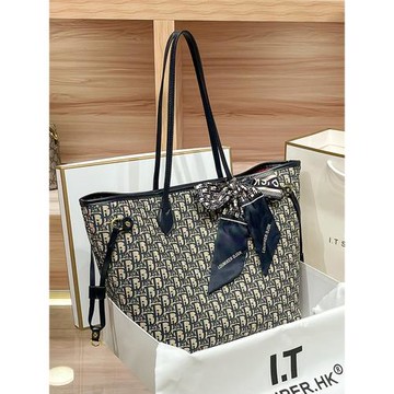 香港專柜今年流行真皮包包女2025新款時尚媽媽手提包大容量托特包