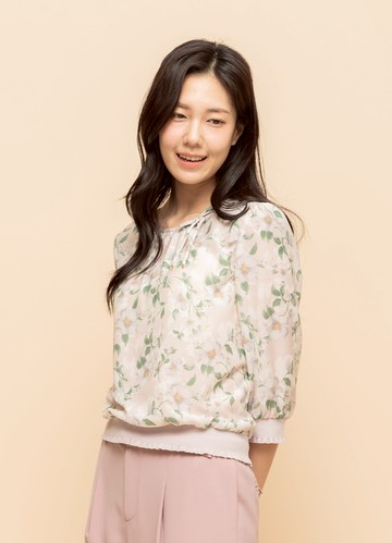 柔和春暖印花雪紡上衣