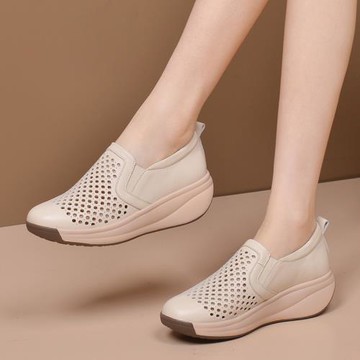 真皮女鞋新款2025爆款春秋透氣內增高休閑媽媽鞋百搭軟底洞洞鞋子