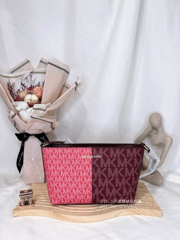 美國代購????台灣現貨 MK 拼色老花大斜背