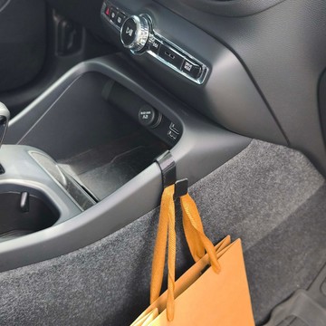 【車用 收納 掛勾】Volvo XC40 卡扣式 免黏 貼 中島 掛勾｜水壺 包包 便當盒 媽媽包 掛鉤｜只限副駕駛用