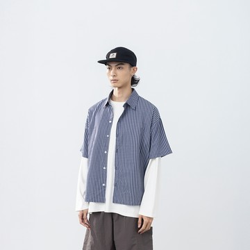 QUEENSHOP_S 男裝 短袖 男裝 經典格紋刺繡字短袖襯衫-藍M/L/XL 現+預 【01025812】