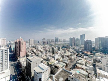 亞灣三多商圈崑庭敦峰高樓層景觀3+1房平車｜高雄市前鎮區一心二路