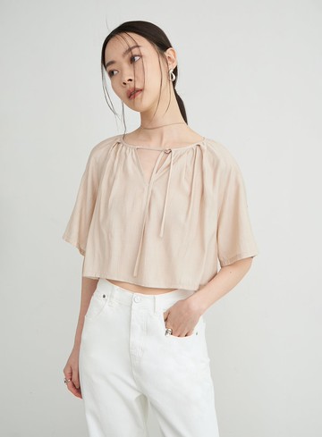 細摺肌理休閒短版上衣