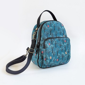 防潑水 3用小後背包 側背包 旅行隨身包- 森林裡捉迷藏 水鴨藍