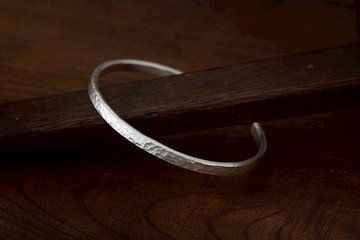 鎚目海浪/樹紋手環 Hammered Head Bangle