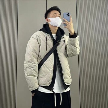 秋冬時尚新款連帽假兩件套時尚拼接外套 短款羽絨棉衣外套男 假兩件秋冬男士外套 男裝連帽外套 假兩件男裝上衣 帥氣男裝 H
