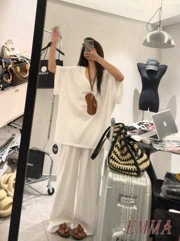 胖mm慵懶風大尺碼冰絲短袖女 夏季休閒V領韓版寬鬆顯瘦中長款T卹 oversize 短袖上衣 短袖t恤 V領基礎款T恤女