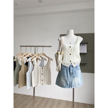2025夏季新款韓系小清新鏤空針織衫背心寬松顯瘦單排扣無袖上衣女