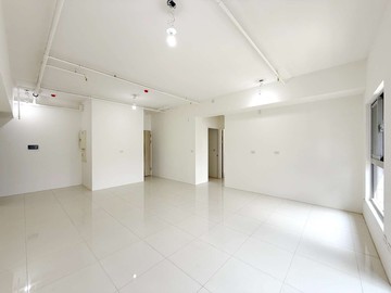 黃寶寶推薦亞昕朝南角間大坪數3房附平車｜苗栗縣頭份市公園一街