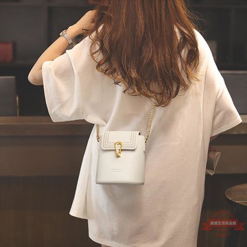 Viney包包新款小眾包包女包斜挎水桶包鏈條時尚真皮迷你手機小包