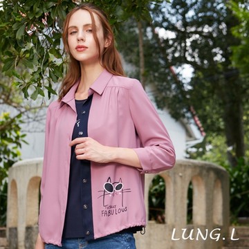 LUNG.L林佳樺 粉色貓咪印花下擺鬆緊七分袖襯衫LQ37A