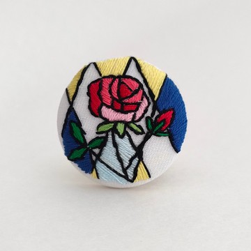 紅色玫瑰窗花風刺繡胸針
