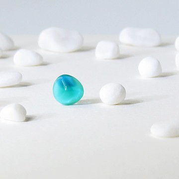 Island系列 玻璃耳環 耳夾 單隻 三角 透明 藍綠色