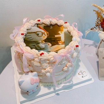 粉紅少女 kitty公仔主題燃燒蛋糕 超可愛蛋糕 公仔 客製化 鑠甜點