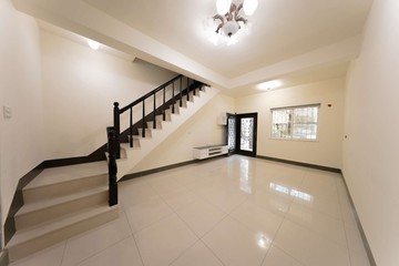 NI獨家★文德國小學區宅 翻新採光騎樓透天｜高雄市鳳山區文東街