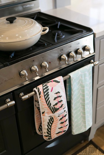 aLoveSurpeme/南非加厚隔熱長布巾烘培手套_粉紅白底波光粼粼