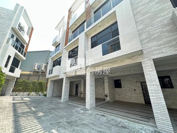 嶺東忠勇商圈全新邊間三套房雙車別墅｜台中市南屯區同安北巷