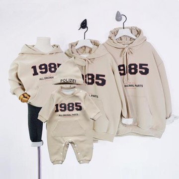 親子裝一家三口全家裝秋冬加絨網紅百天嬰兒爬服母子母女連帽衛衣