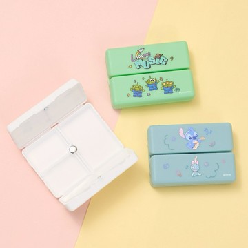 【R.FUN SHOP】迪士尼磁吸萬用七格收納盒 藥盒 飾品盒 小物 收納 旅遊 維尼 米奇 史迪奇 奇奇蒂蒂 CA983