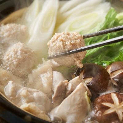 ふるさと納税 香春町 福岡県産ハーブ鶏水炊き国産牛もつ鍋(醤油味)食べ比べセット　各2人前(香春町)