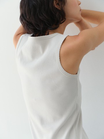 Wave Sleeveless Top [Light Khaki]