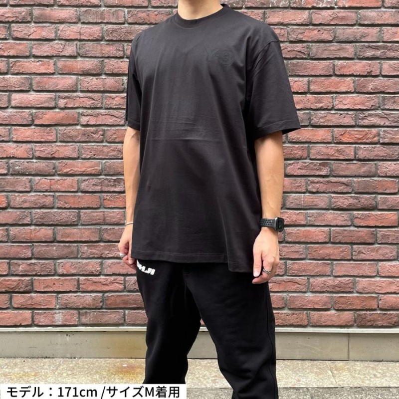 ワイスリー Tシャツ ブラック M CLASSIC CHEST LOGO SS TEE FN3358