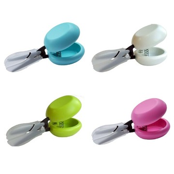 又敗家@日本長谷川刃物CANARY大面積響板+雙彈簧HARAC裁紙刀D-CASTA氟處理不鏽鋼幼兒童安全剪刀適手受傷老人【全館299超取免運】【APP下單點數4倍送】