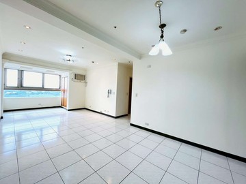 近武陵高中、中山國小【國泰英倫皇家】三房車｜桃園市桃園區國聖二街