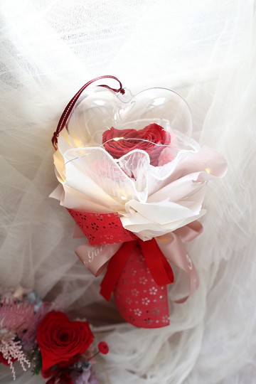 520我愛你-情緣我愛你愛心永生花波波包裝花束-情人節禮物附燈