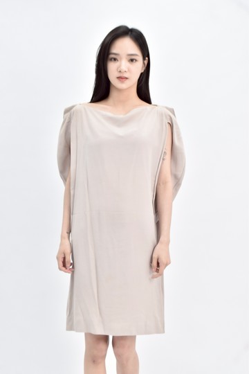 (L) calvin klein 無袖寬領杏色洋裝