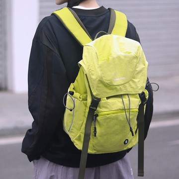 城市公園系列 戶外露營工裝風機能輕量雙肩後背包 嫩芽綠