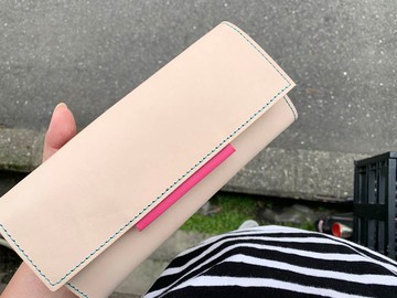 OVER 七種顏色的春季隨身攜帶 翻蓋錢包 獨特的標籤貼片 OFW–WHT–OYP–T