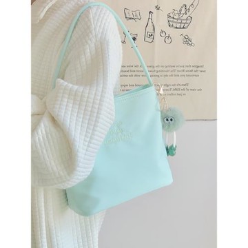 韓國小眾設計單肩包包女2023新款百搭通勤手提水桶包高級感腋下包