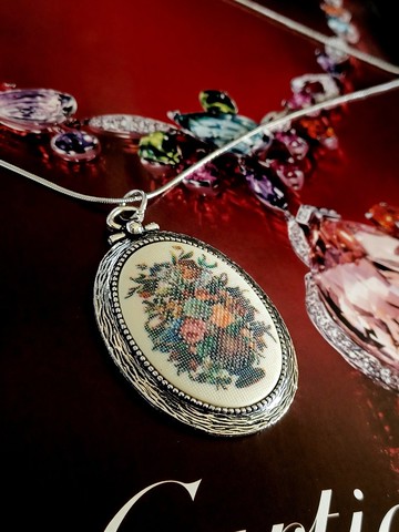 vintage jewelry  COVENTRY 刺繡紋花卉 項鍊