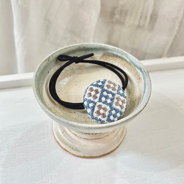 小巾繡髮圈 - 石畳二版 | 客製化 刺繡髮飾 別針 胸針