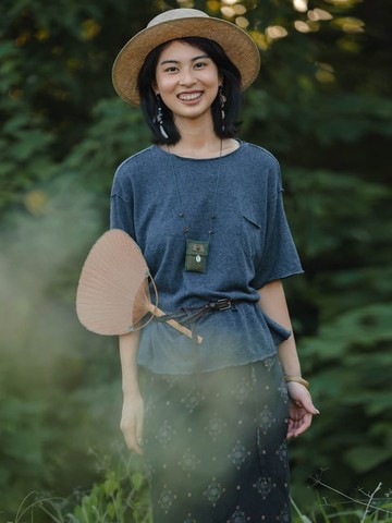 深海藍 天絲漢麻毛邊上衣 寬鬆小口袋藍色細條短袖T恤