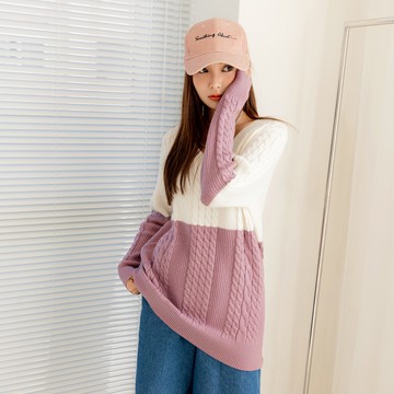 OB嚴選 保暖包芯紗V領撞色麻花針織毛衣上衣 《FA2576》大尺碼/現貨/女裝