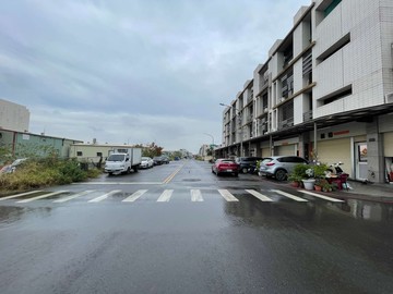 V.小港臨路透天			 						 			｜高雄市小港區高坪三十七路