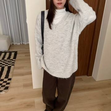 ISA_離不開的經典款 日常V領寬鬆毛衣_51130