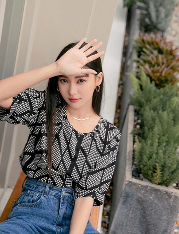 率性幾何圓點落肩短袖上衣