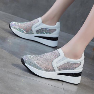 百麗范綈水鉆真皮內增高女鞋懶人一腳蹬網面透氣新款休閑小白鞋潮