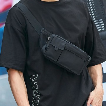 新品✨斜挎包男日系純色簡約挎包胸包揹包男士潮牌腰包休閒潮男包小包夏腰包 轻量化胸前包 小背包 胸包