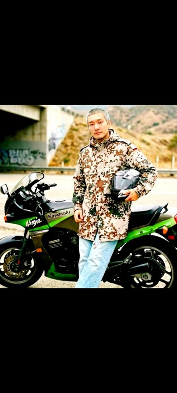 2007年 德國公發 沙漠迷彩 黃銅四合扣 連帽式軍用長版拉鍊外套