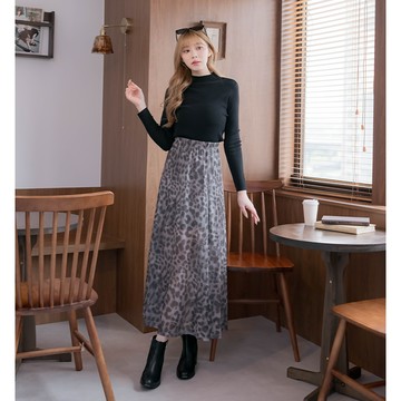 【秋冬新品】HS 小金標中領羊毛上衣 黑色