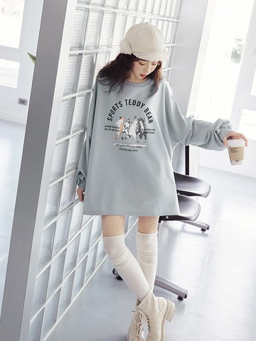 貓咪印花側口袋開衩寬鬆落肩長版大學T