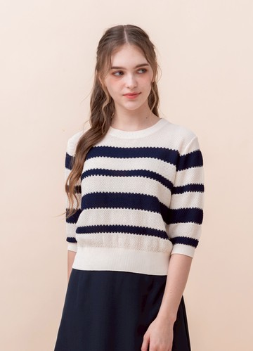 輕俏漾感立體織紋五分袖針織衫