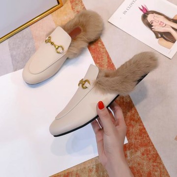 米白色包頭拖鞋女外穿真皮2025年馬銜扣懶人鞋平底穆勒毛毛半拖鞋