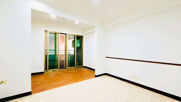 三多商圈｜摩天高雄｜優質套房｜全棟最便宜｜高雄市前鎮區新光路